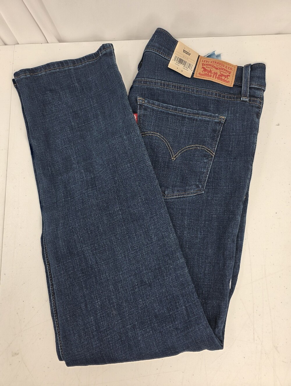 NWT Levi's 314 Shaping Straight Women's Jean Dark Wash Tummy Slim Mid Rise 32x30